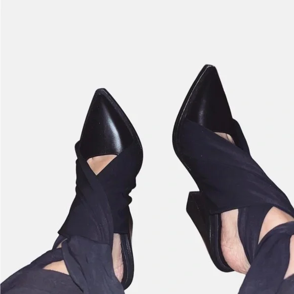 Burberry Tillington Black Leather Ankle Wrap mules - Picture 4 of 5